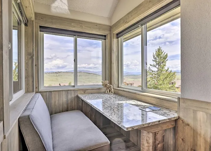Updated Studio Loft In Granby: Epic Mountain Views