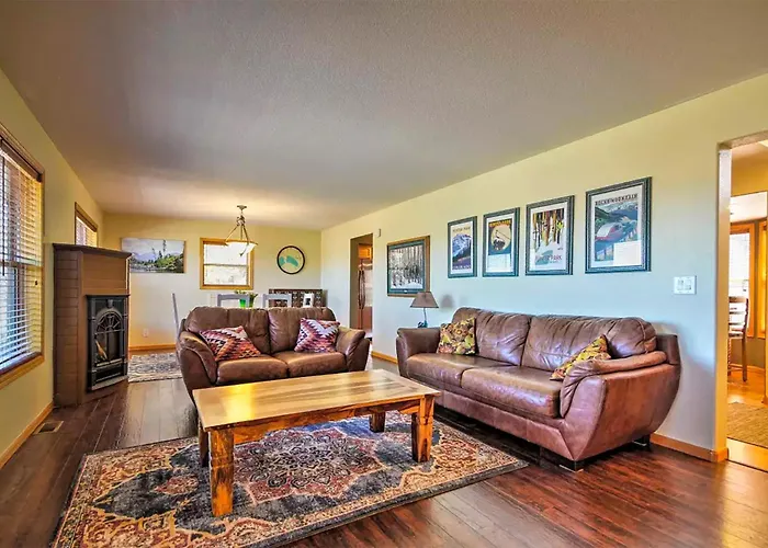Evergreen Ranch Family Vacation Home, Sleeps 8, Private Hot Tub