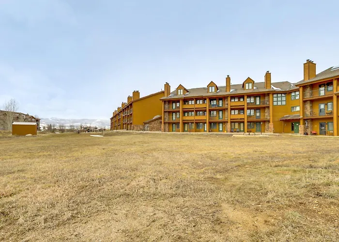 2 Mi To Granby Ranch: Mtn Condo W/ Hot Tub!