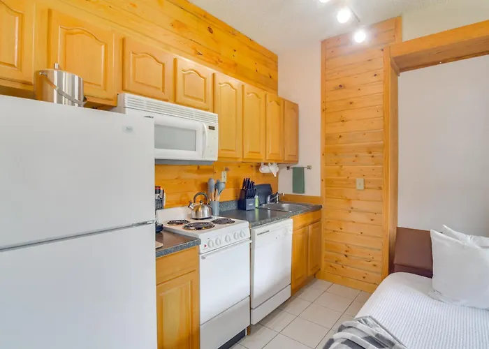 2 Mi To Granby Ranch: Mtn Condo W/ Hot Tub!